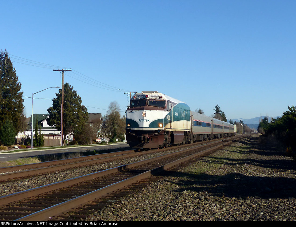 Amtrak 90252 West